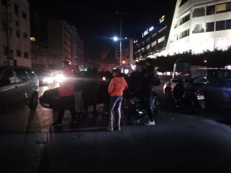 قطع الطريق عند تقاطع ايليا في صيدا