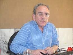 رحل عصمت القواص إلى عالمه الخاص