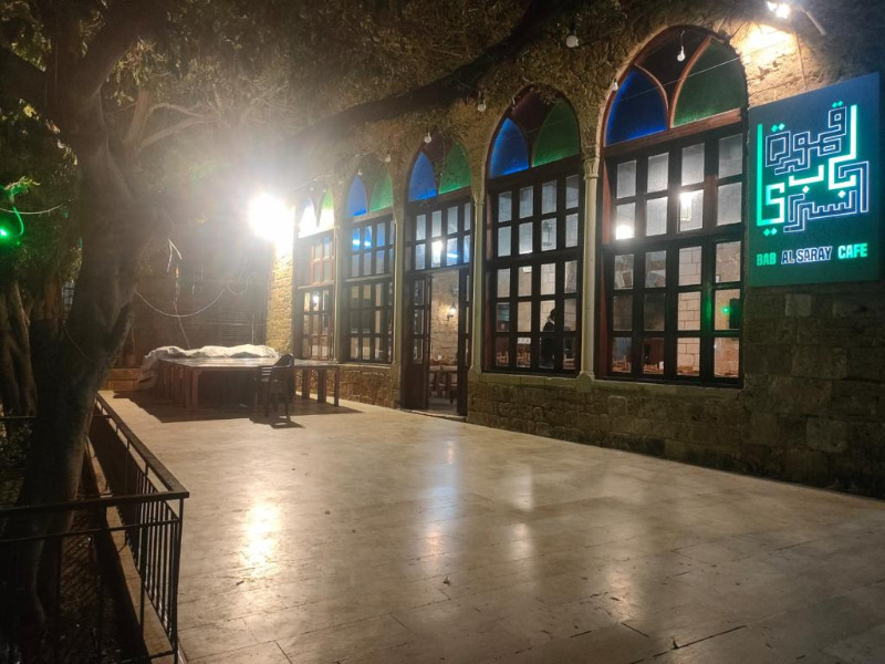 اضاءة مدخل خان الإفرنج في صيدا القديمة