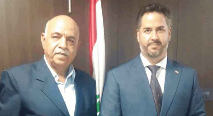 رئيس نقابة عمال المخابز زار وزير الاقتصاد: نرفض رفع سعر ربطة الخبز بحجة زيادة أجور العمال
