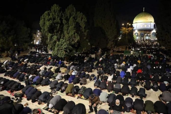 150 ألف مصل يؤدون العشاء والتراويح في المسجد الأقصى المبارك