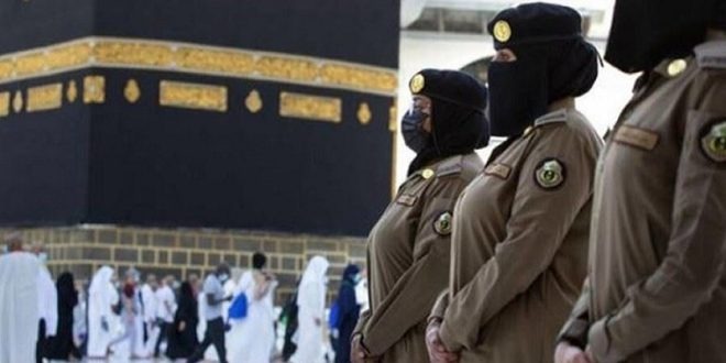 المرأة السعودية تشارك في تنظيم العمرة لأول مرة عبر دوريات أمنية نسائية