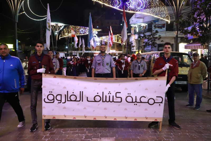 كشافة الفاروق تضيء وتزين شوارع صيدا