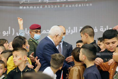 بحضور الرئيس عباس .. "مؤسسة محمود عباس" تقيم مهرجاناً لأبناء الشهداء في رام الله وغزة