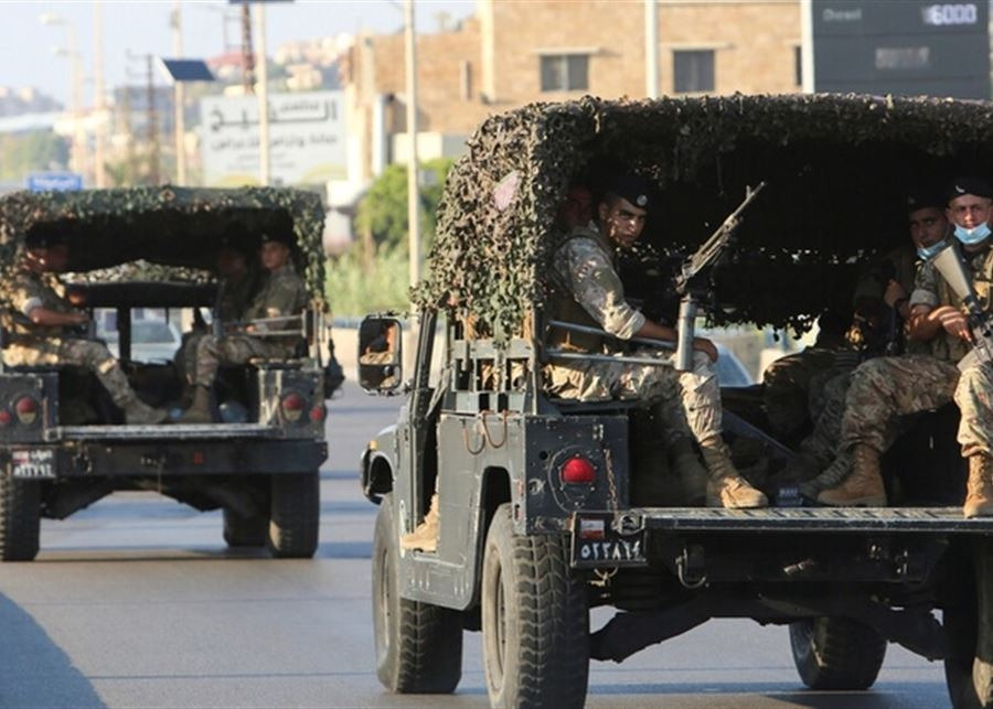 الجيش يدهم منازل مطلوبين في حي الشراونة