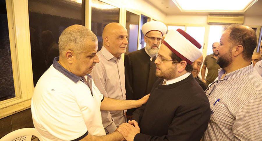 الملاح تقبل التعازي بوفاة شقيقته في صور