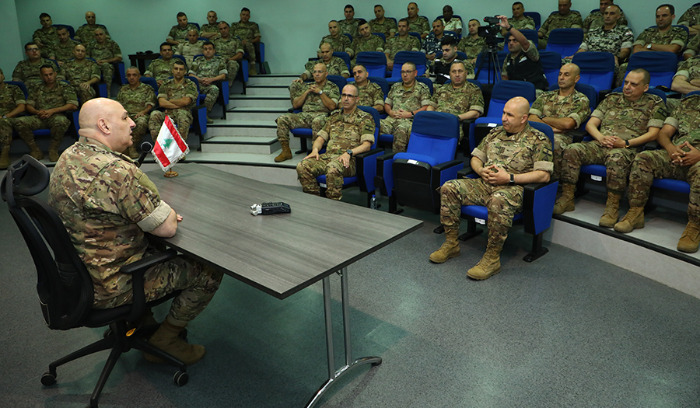 قائد الجيش التقى ضباط دورة الأركان 37: القائد الناجح يذلل الصعوبات ويستنبط الحلول