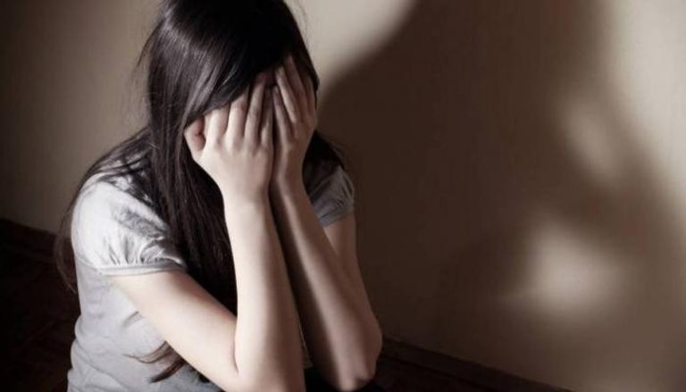 جريمة صادمة في لبنان: ابنة 17 عاما تتعرض للاعتداء الجنسي من قبل شقيقيها..  بموافقة والدتها!