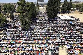 45 ألف يؤدون صلاة الجمعة في المسجد الأقصى