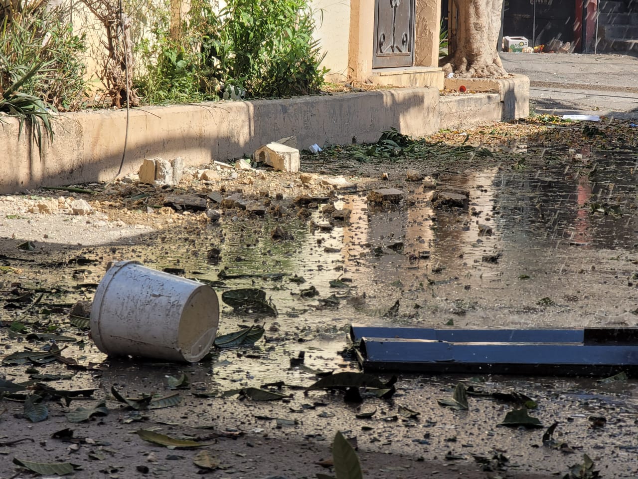 بالصور.. اضرار جسيمة في حي حطين جراء الاشتباكات في عين الحلوة