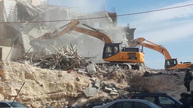 الاحتلال يخطر بهدم منزل قيد الانشاء في بيرين شرق الخليل