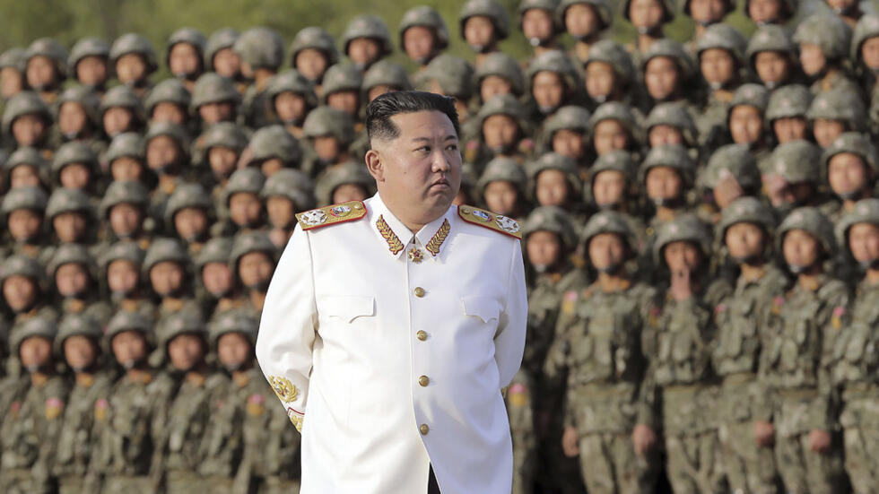 زعيم كوريا الشمالية يقيل رئيس أركان جيشه ويدعو للاستعداد للحرب!