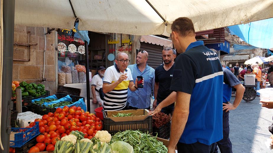 رئيس بلدية صيدا: حملة البلدية ودوريات الشرطة ستتواصل في السوق التجاري بهدف تنظيمه