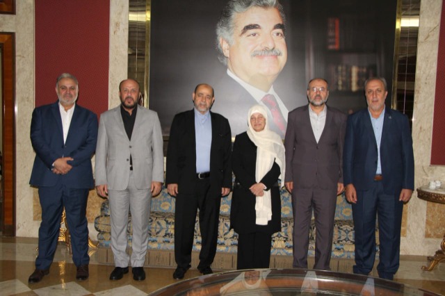 وفد "حماس" عرض مع بهية الحريري الوضع بعين الحلوة أبو مرزوق: تسليم المطلوبين هي مسؤولية كل الفصائل من خلال "هيئة العمل المشترك"