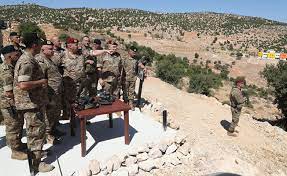 بالصور: قائد الجيش يفتتح شبكة طرقات في منطقة الهرمل ويزور عددًا من المراكز العسكرية!