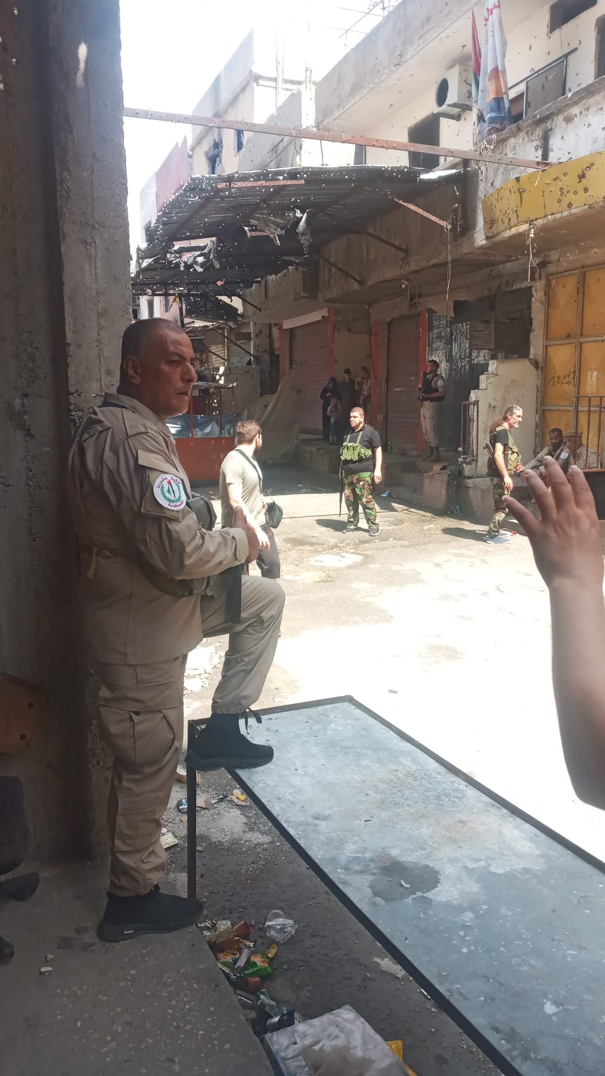 انتشار "القوة الأمنية الفلسطينية المشتركة" في نقطتين عند الشارع الفوقاني لمخيم عين الحلوة