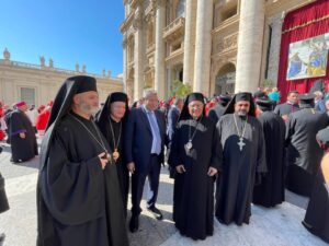 ممثلا عن الرئيس عباس.. د. خوري يشارك في مراسم تنصيب البطريرك بيتسابيلا كاردينالا للأراضي المقدسة