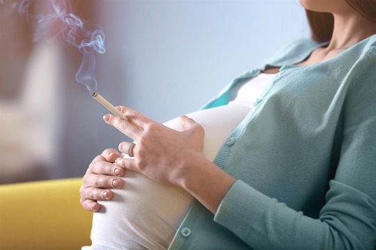 مخاطر مرعبة للتدخين على صحة المرأة الحامل والجنين