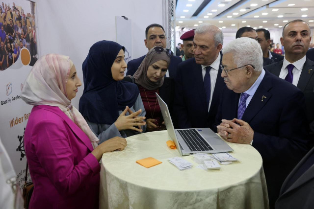 الرئيس عباس يفتتح أعمال المنتدى الوطني الثامن "الحياة الرقمية والإبداع"