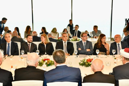 اللواء إبراهيم خلال منحه وسام الاستحقاق البولندي: نار أزمة النزوح والهجرة غير الشرعية ستصل إلى كل من يدير ظهره لهذه المأساة