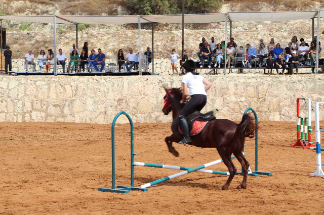 نادي "Horse Ville Clube" للفروسية نظّم أول بطولة ودّية من نوعها بقفز الحواجز في الجنوب على مرمح "صيدا كاونتري كلوب - القرية"