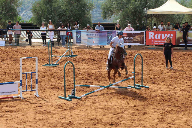 نادي "Horse Ville Clube" للفروسية نظّم أول بطولة ودّية من نوعها بقفز الحواجز في الجنوب على مرمح "صيدا كاونتري كلوب - القرية"