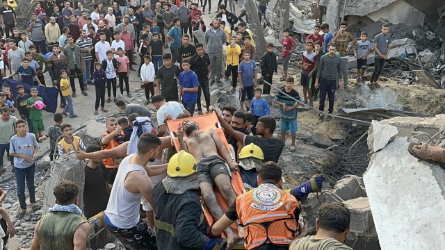 بالصور.. أكثر من 40 شهيدا جراء قصف الاحتلال لمنزل في معسكر خان يونس