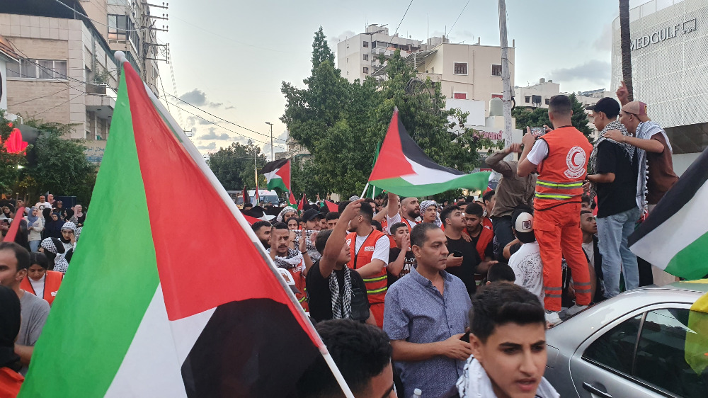 "مستشفى الهمشري" و"إتحاد الأطباء والصيادلة الفلسطينيين" في لبنان و"رابطة أطباء الأسنان الفلسطينيين" و"رابطة أطباء صيدا" ينفذون وقفة تضامنية مع غزة