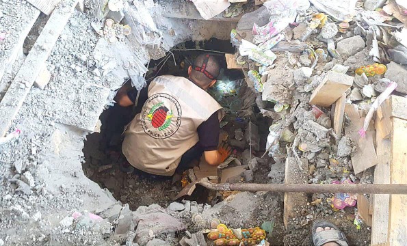 بالصور | إحدى الصواريخ التي ألقيت من طائرات الاحتلال الإسرائيلي على قطاع غزة .. ولم تنفجر!