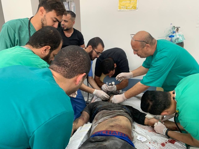 وصول شهداء والعشرات من الاصابات للمستشفى الكويتي اثر استهدافٍ