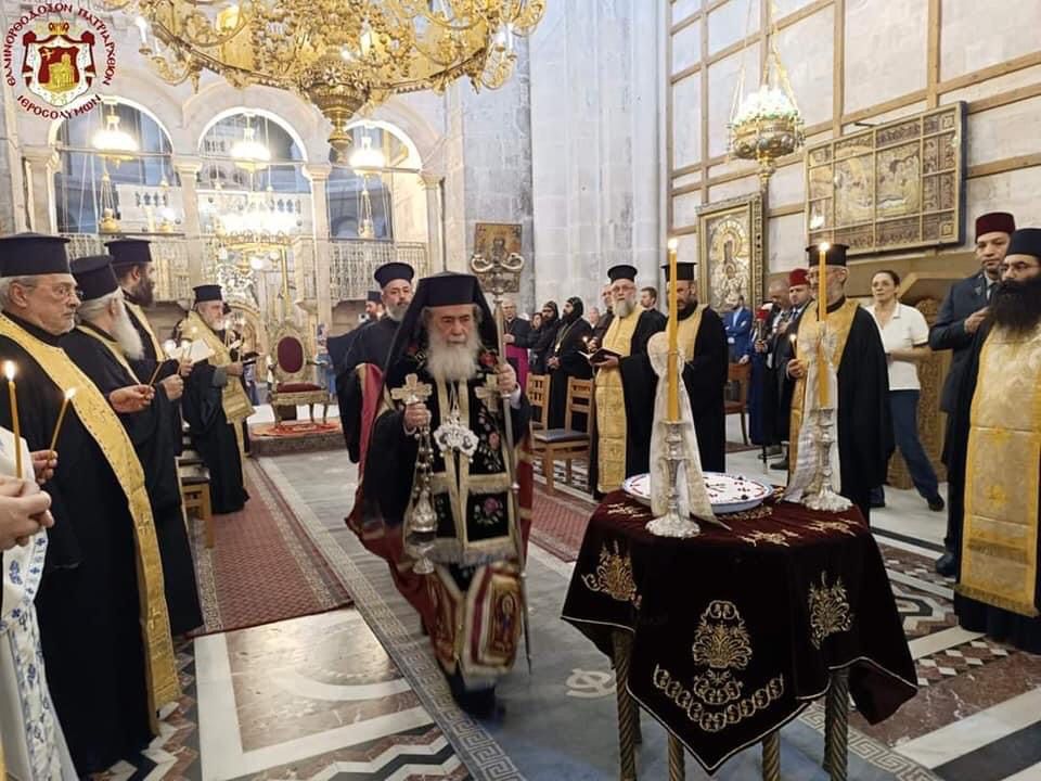 صلاة على ارواح الشهداء في غزة ومن اجل السلام من كنيسة القيامة وكافة كنائس الاراضي المقدسة