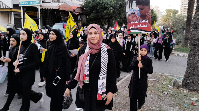 بالفيديو: مسيرة شعبية في صيدا تضامنًا مع غزة
