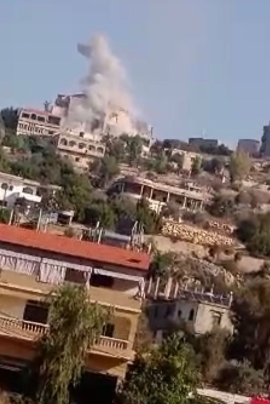 بالصور: إستهداف مباشر لأحد المنازل في بلدة عيتا الشعب الجنوبية
