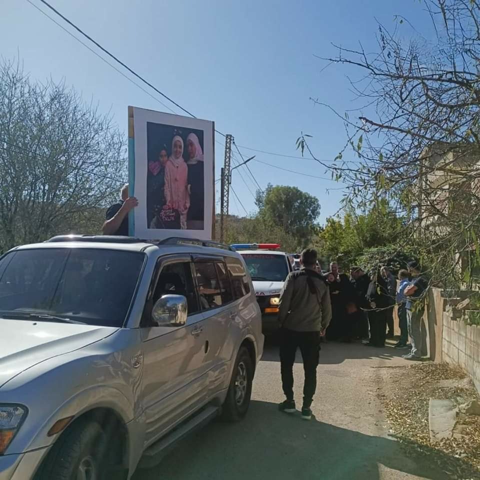 بالصور: تشييع الفراشات الثلاث وجدّتهن في بليدا الجنوبية...