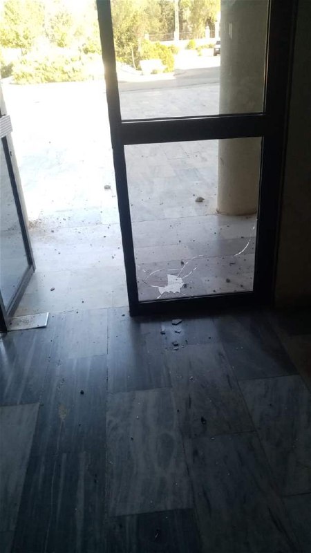 بالصور: استهداف مستشفى ميس الجبل بقذيفة اسرائيلية!
