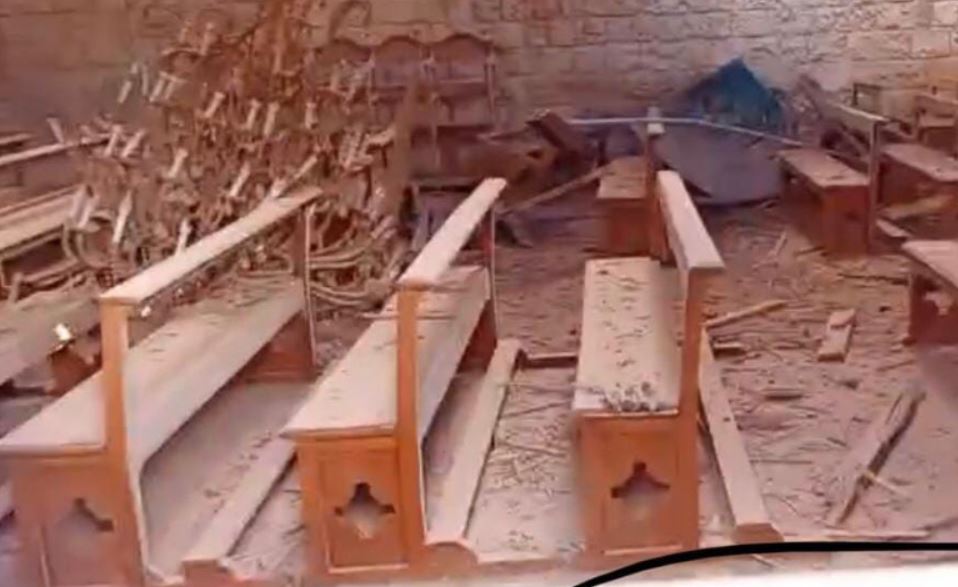 بالصور - الاحتلال يستهدف كنيسةً جنوب لبنان!