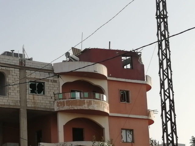 أضرار طالت بيوت "قرب العباد" جراء القصف الإسرائيلي