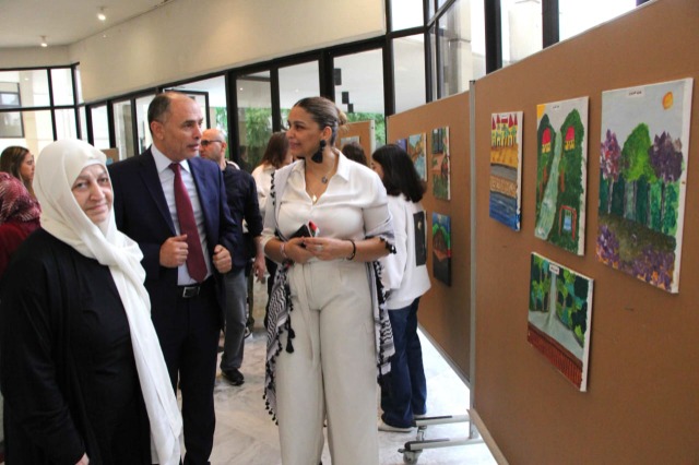 في ذكرى الإستقلال وبحضور بهية الحريري وسفير تونس " maison d’art " افتتح معرض "وطني هويتي" في ثانوية رفيق الحريري