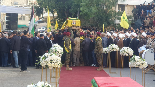 بالصور - "الحزب" يشيّع الشهيد عباس محمد رعد في بلدته جباع