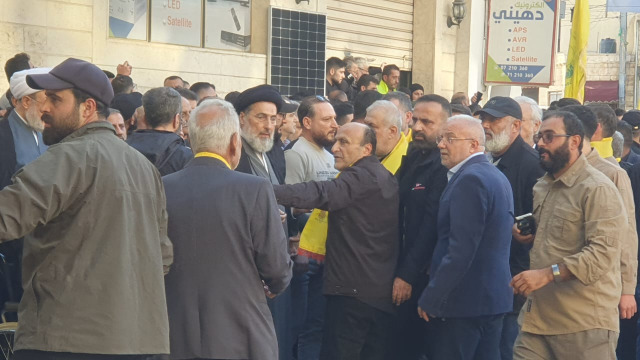بالصور - "الحزب" يشيّع الشهيد عباس محمد رعد في بلدته جباع