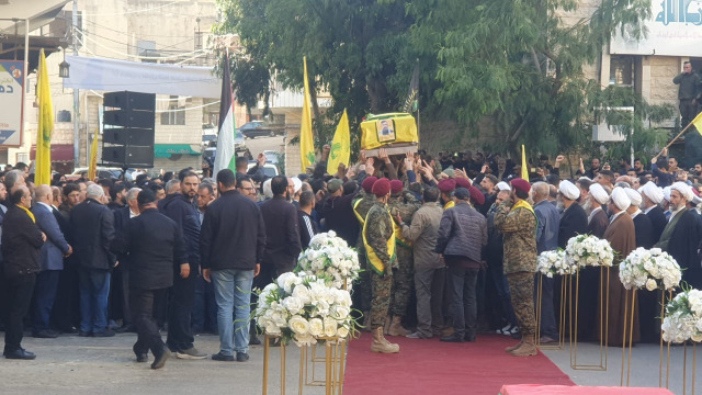 بالصور - "الحزب" يشيّع الشهيد عباس محمد رعد في بلدته جباع