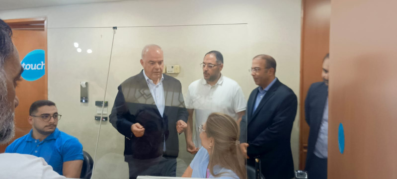 وزير الإتصالات يجول على "اوجيرو" ومركزي "الفا" و"تاتش" في صيدا