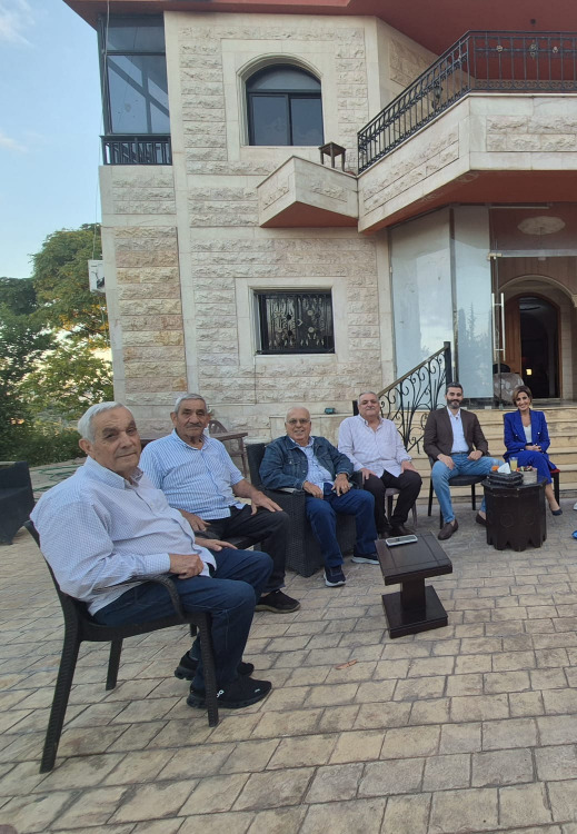 سميح الزين يغادر المستشفى ويستقبل المطمئنين على صحته